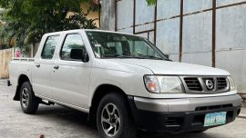 Sell White 2010 Nissan Frontier in Quezon City