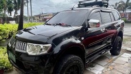 Selling Black Mitsubishi Montero 2010 in Bago