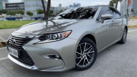 Selling Silver Lexus ES 350 2018 in Pasig