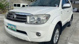 Selling White Toyota Fortuner 2011 in Manila
