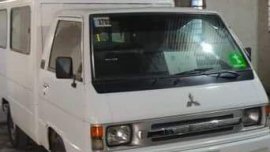 Selling White Mitsubishi L300 2011 in Dasmariñas