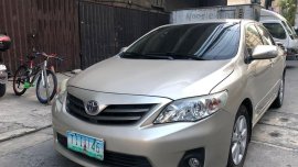 Selling Pearl White Toyota Corolla Altis 2011 in Mandaluyong