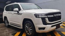 Selling White Toyota Land Cruiser 2022 in Quezon 