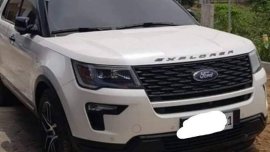 Selling White Ford Explorer 2018 in Manila