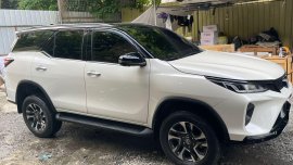 White Toyota Fortuner 2022 for sale in Makati