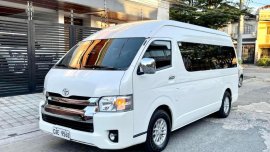 Selling White Toyota Hiace Super Grandia 2017 in Pasig