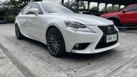 Selling Pearl White Lexus IS350 2014 in Manila