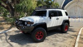 White Toyota FJ Cruiser 2015 for sale in Pasig 
