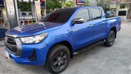Selling Blue Toyota Hilux 2021 in Manila