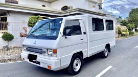 White Mitsubishi L300 2015 for sale in Las Pinas