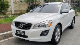Selling White Volvo XC60 2010 in Quezon