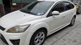 Selling Pearl White Ford Focus 2012 in Santa Rosa