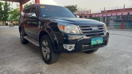 Black Ford Everest 2012 for sale in Manual