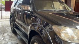 Black Toyota Fortuner 2005 for sale in Quezon 