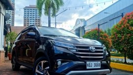 Selling Black Toyota Rush 2019 in Cainta