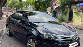 Selling Black Toyota Corolla Altis 2014 in Marikina