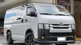 Selling Silver Toyota Hiace 2018 in Makati