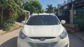 Selling White Hyundai Tucson 2012 in Angeles