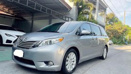 Silver Toyota Sienna 2015 for sale in Bacoor