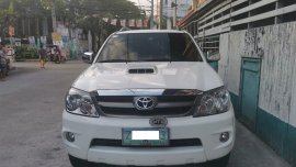 White Toyota Fortuner 2007 for sale in Caloocan 