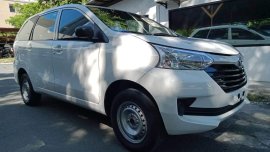 Selling White Toyota Avanza 2018 in Pasig