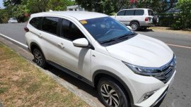 Selling White Toyota Rush 2020 in Mariveles