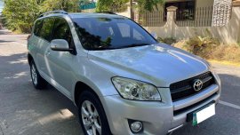 Selling White Toyota RAV4 2012 in Las Piñas