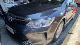 Selling Silver Toyota Camry 2016 in Manila