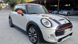 Selling White Mini Cooper S 2019 in Pasig
