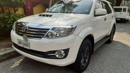Pearl White Toyota Fortuner 2015 for sale in Manila