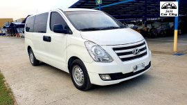 White 2017 Hyundai Grand Starex Van second hand for sale