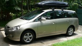 2011 Mitsubishi Grandis Minivan in good condition ( with THULE roof bars and box)