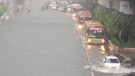 EDSA Santolan flyover flood due to trash, MMDA says
