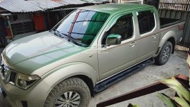 Nissan Frontier Navara 2.5 4x4 AT for Sale by Lady Owner