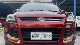 Panoramic Sunroof. Casa Maintain. Smells New. Low Mileage. Top of the Line Ford Escape Titanium 4x4