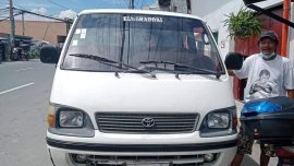 2000 Toyota Hiace  GL Grandia M/T for sale by Verified seller