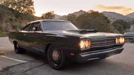 Kevin Hart’s 1969 Plymouth Road Runner wins Muscle Machine award