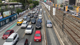 Should EVs, hybrid cars be allowed on bus lanes? [Poll of the Week]