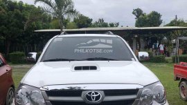 Selling White 2006 Toyota Fortuner  second hand