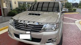  Selling second hand 2013 Toyota Hilux Pickup