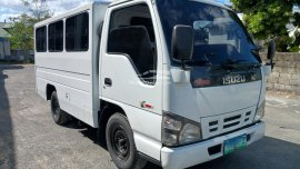 2014 Isuzu NHR M/T