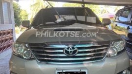 Sell second hand 2015 Toyota Fortuner  2.4 G Diesel 4x2 MT