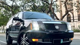 2011 Cadillac Escalade ESV Long wheel base Sunroof P2,398,000