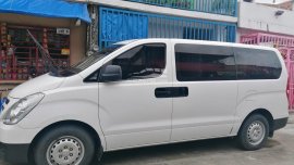 Second hand White 2017 Hyundai Starex  for sale