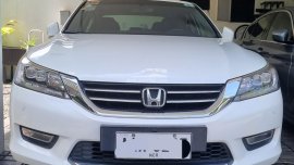 Selling White 2013 Honda Accord Sedan affordable price