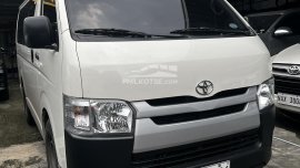 Toyota Hiace Commuter 3.0 m/t 2022