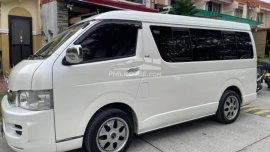 Selling used 2005 Toyota Grandia  in Pearlwhite