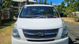 Second hand White 2014 Hyundai Grand Starex  for sale
