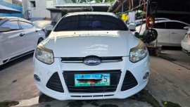 Ford Focus S 2013 AT