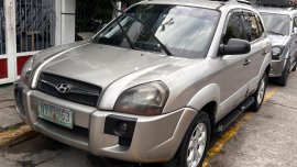 **"For Sale: Well-Maintained 2009 Hyundai Tucson Automatic - Great Deal at ₱200k!"**